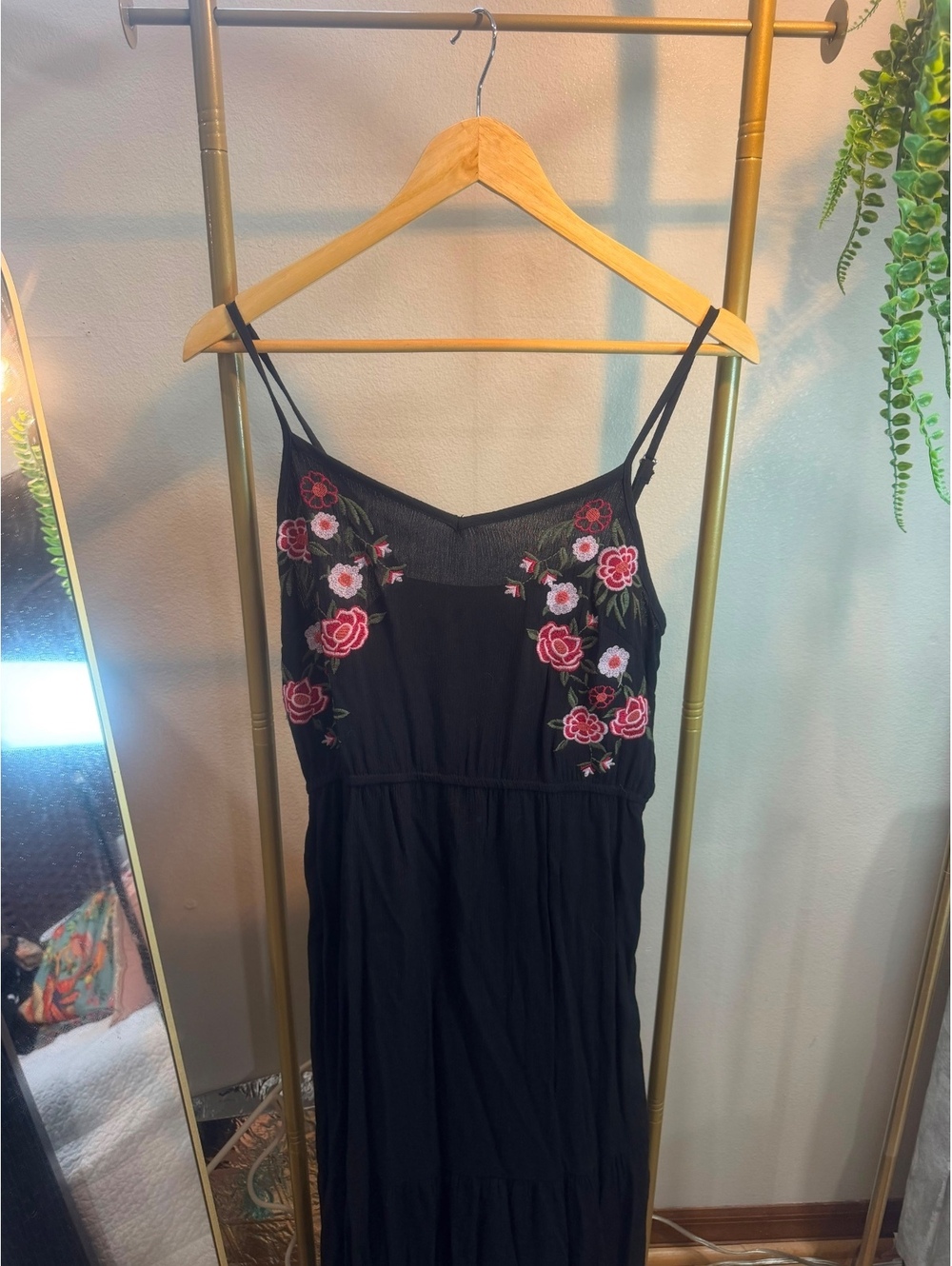 Size M Black Maxi Dress with Floral Embroidery